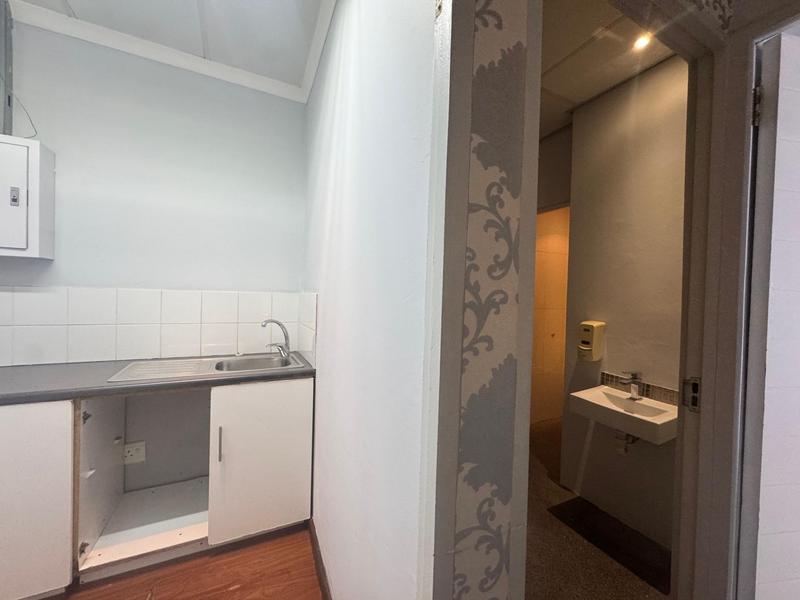 To Let commercial Property for Rent in Humewood Eastern Cape